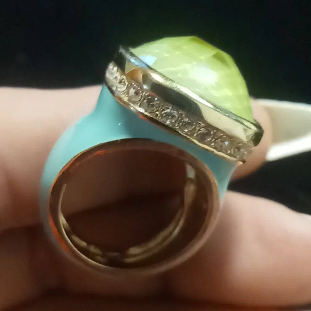 Kenneth jay Lane Teal enamel ring gold tone multi faceted Lucite gem. Statement